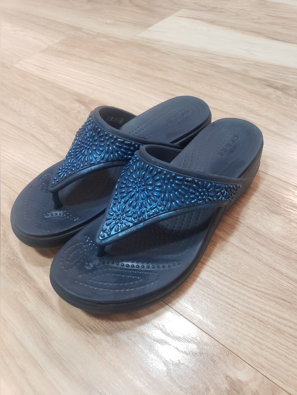 Crocs Like New Monterey Diamante Wedge Flip Flops Blue/teal Embellishment 8